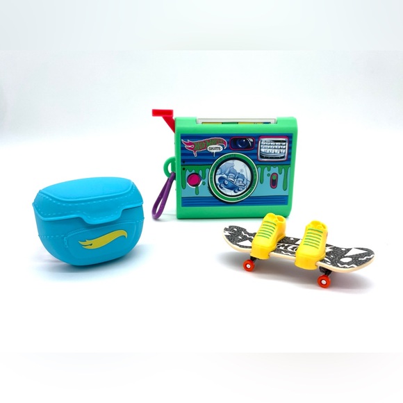 EUC Mattel Hot Wheels Skate 90’s Rewind & Grind Pack / Retro Multipack - Picture 8 of 12